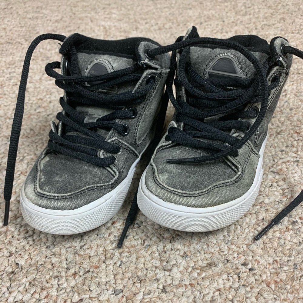 Children’s Place canvas shoes